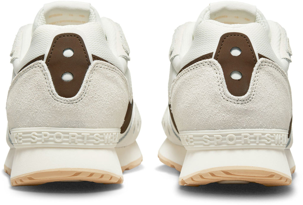 Venture Runner sneakers