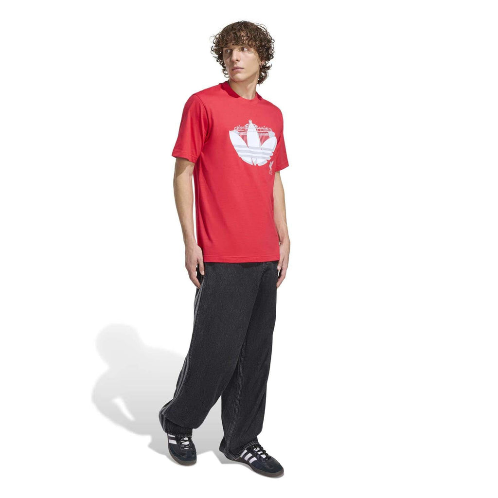 Liverpool FC Seasonal Graphic T-shirt