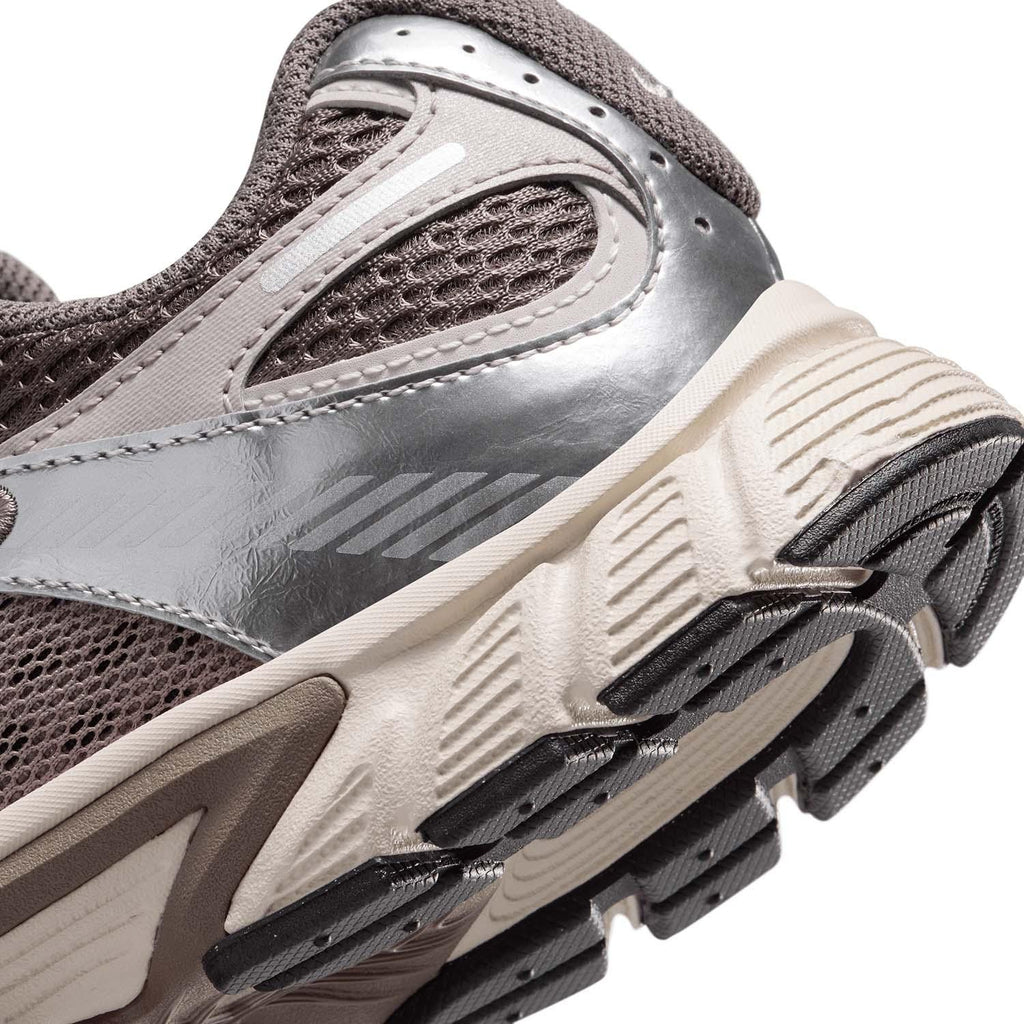 nike v5 rnr (gs) (consumer facing n