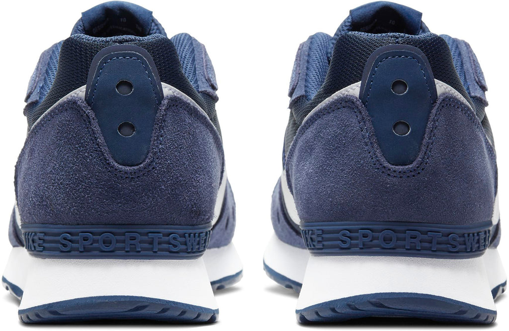 Venture Runner sneakers