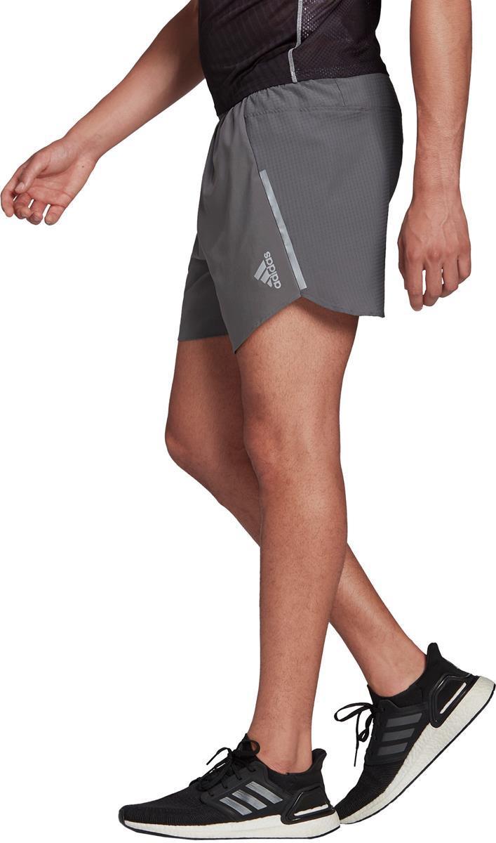 D4R SHORT 7. Laufshort