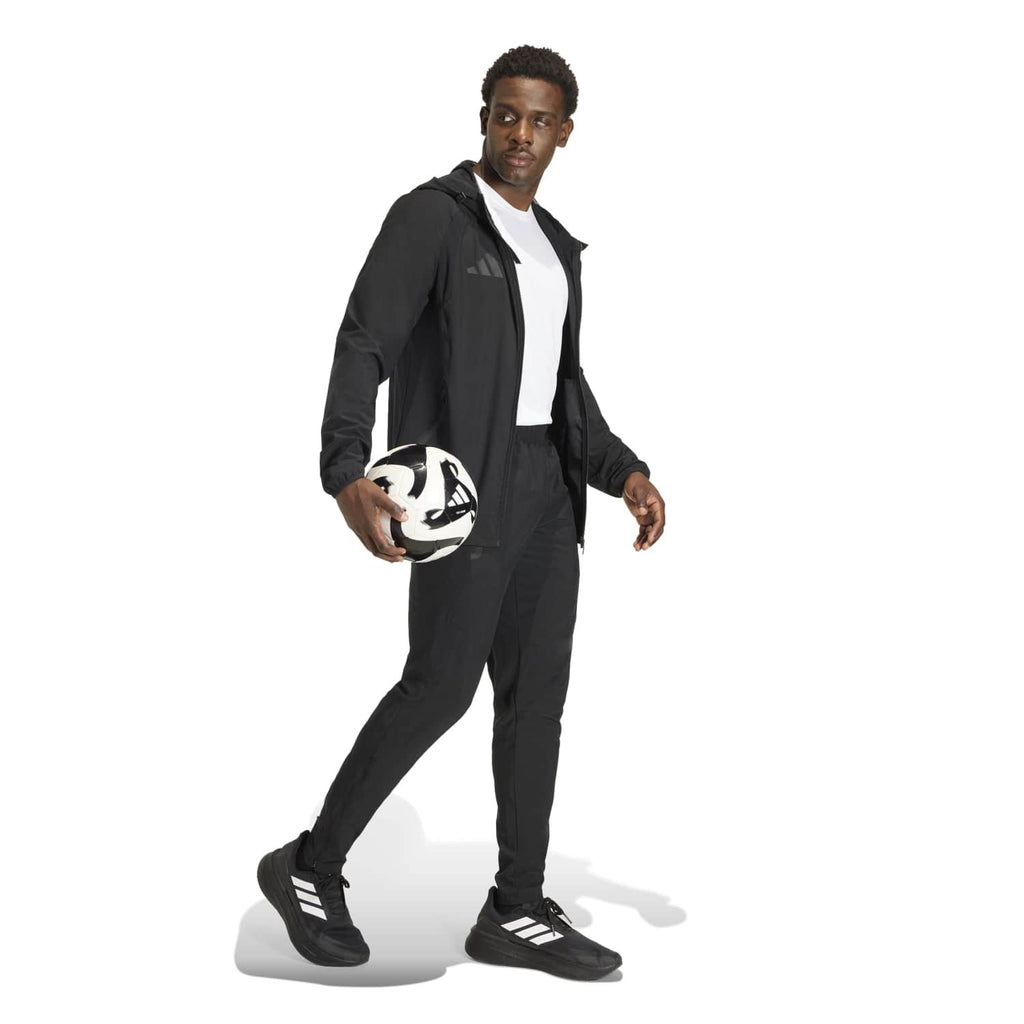 Tiro Travel Windbreaker jacket