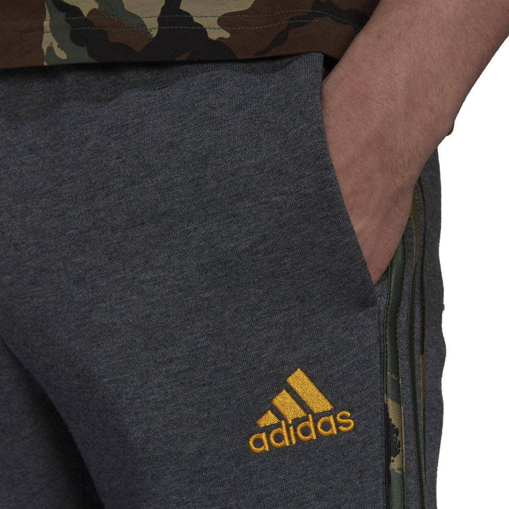 Essentials Fleece Camo-Print broek