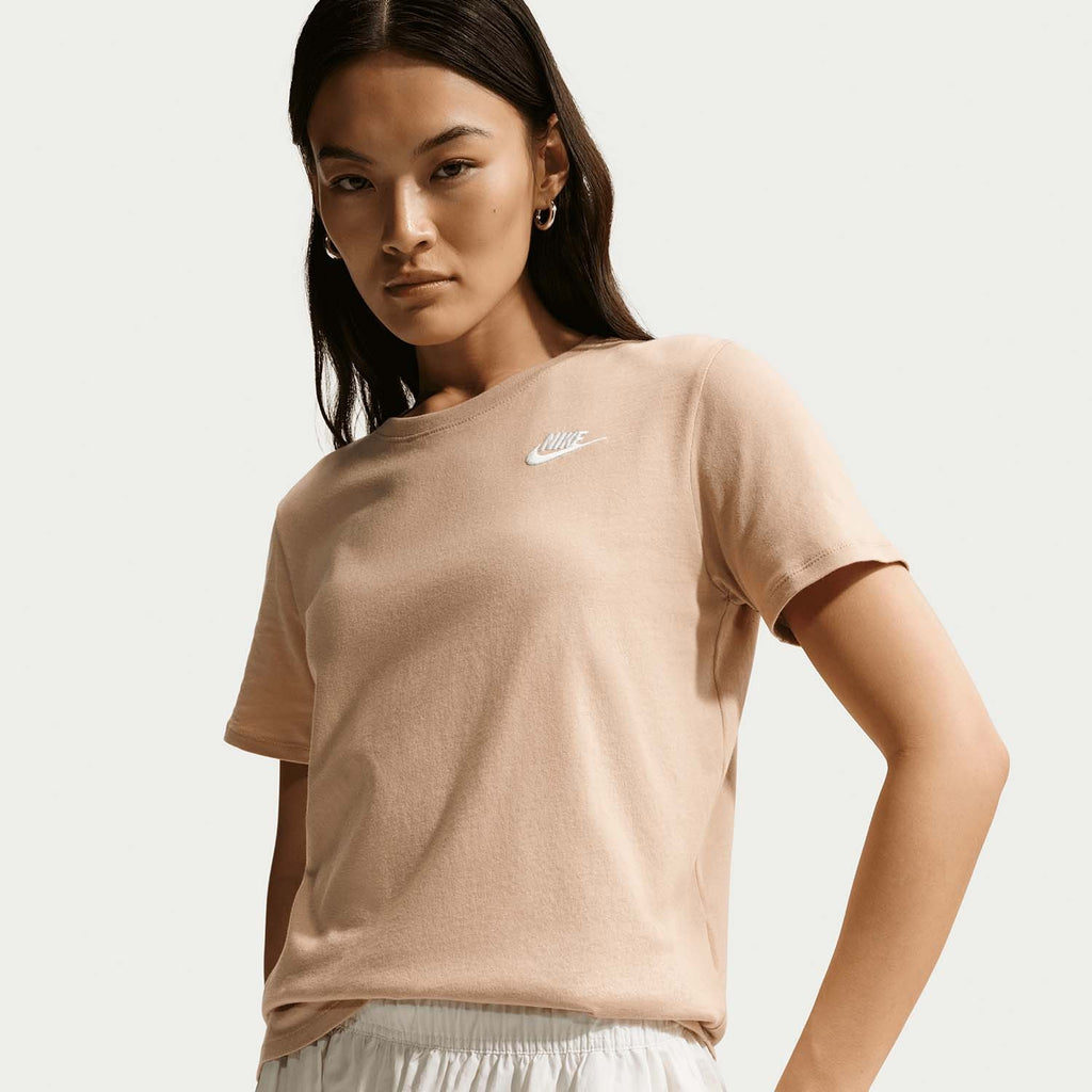 Sportswear Club Essentials T-shirt