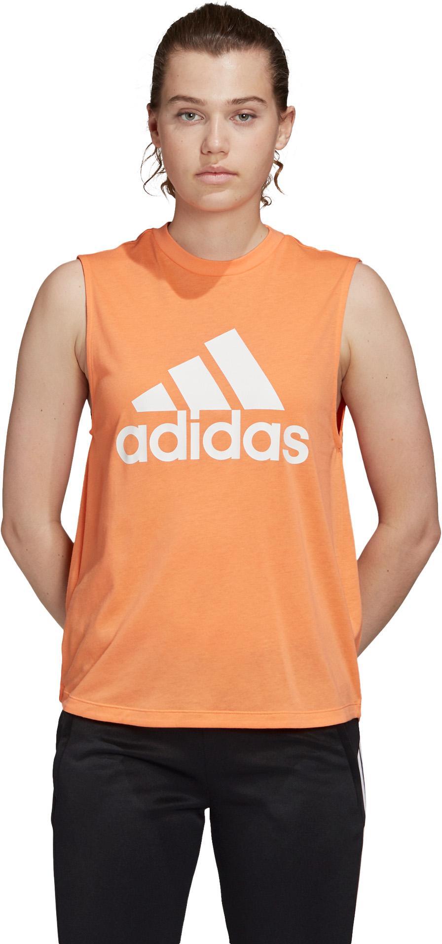 Must Haves Badge of Sport top
