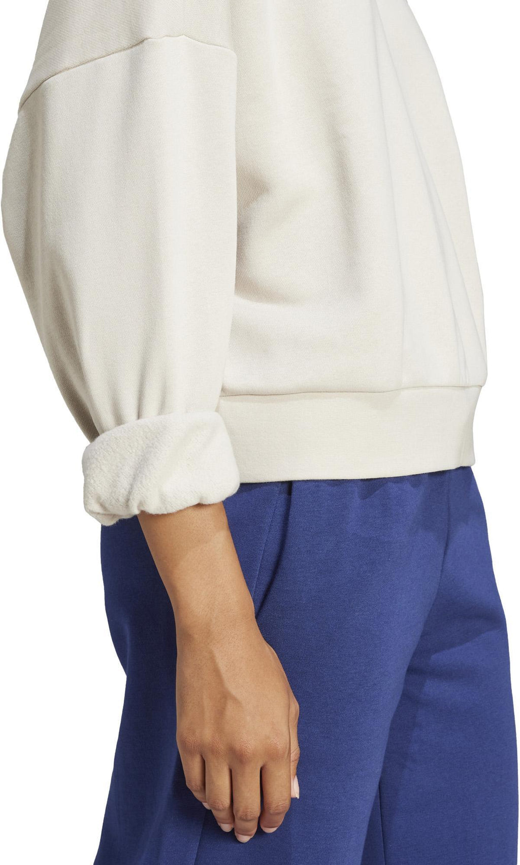 Essentials Small Logo Feelcozy Sweatshirt