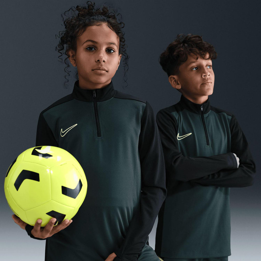 Academy Voetbaltrainingstop met Dri-FIT, lange mouwen en korte rits voor kids