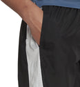 Own the Run short