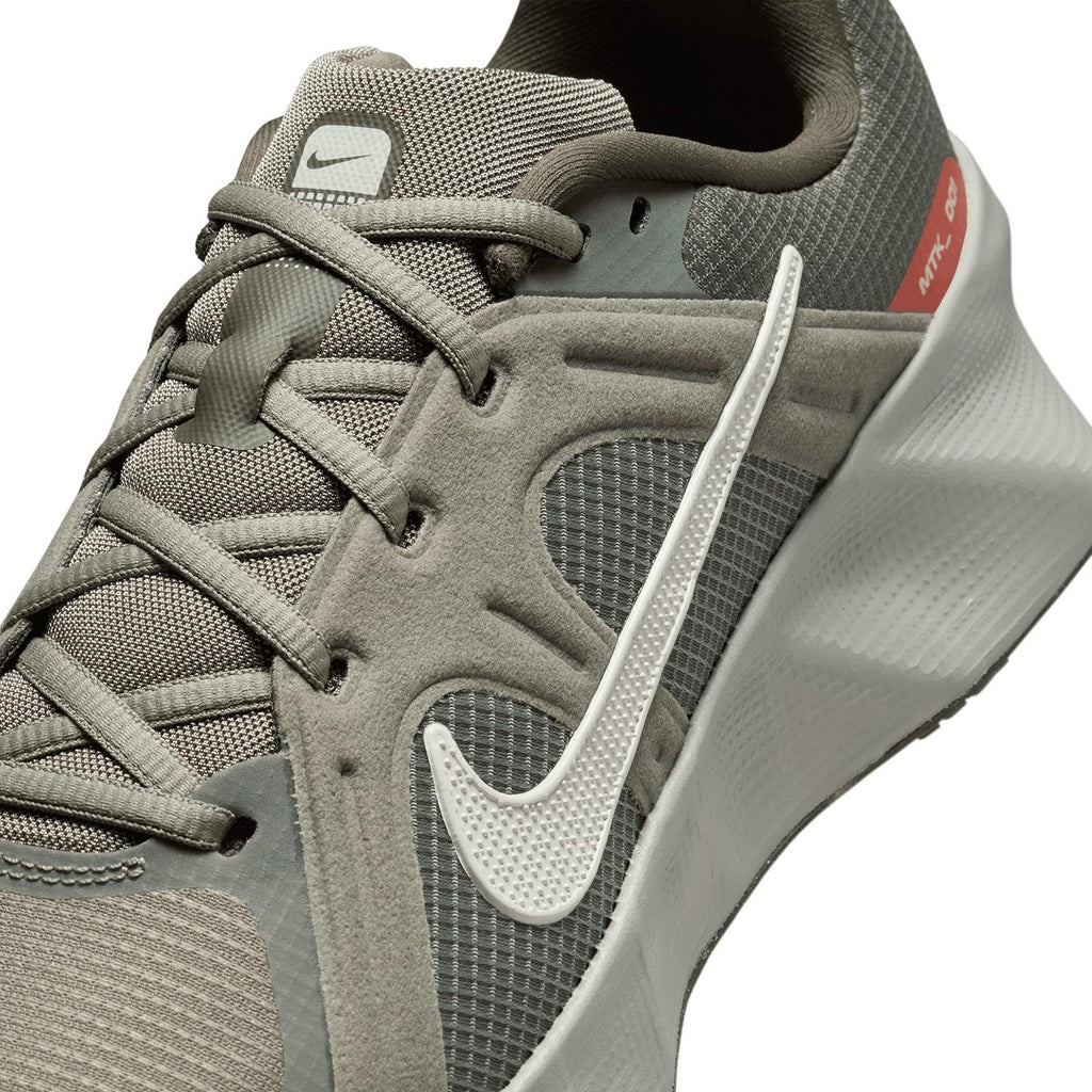Metro Tek sneakers