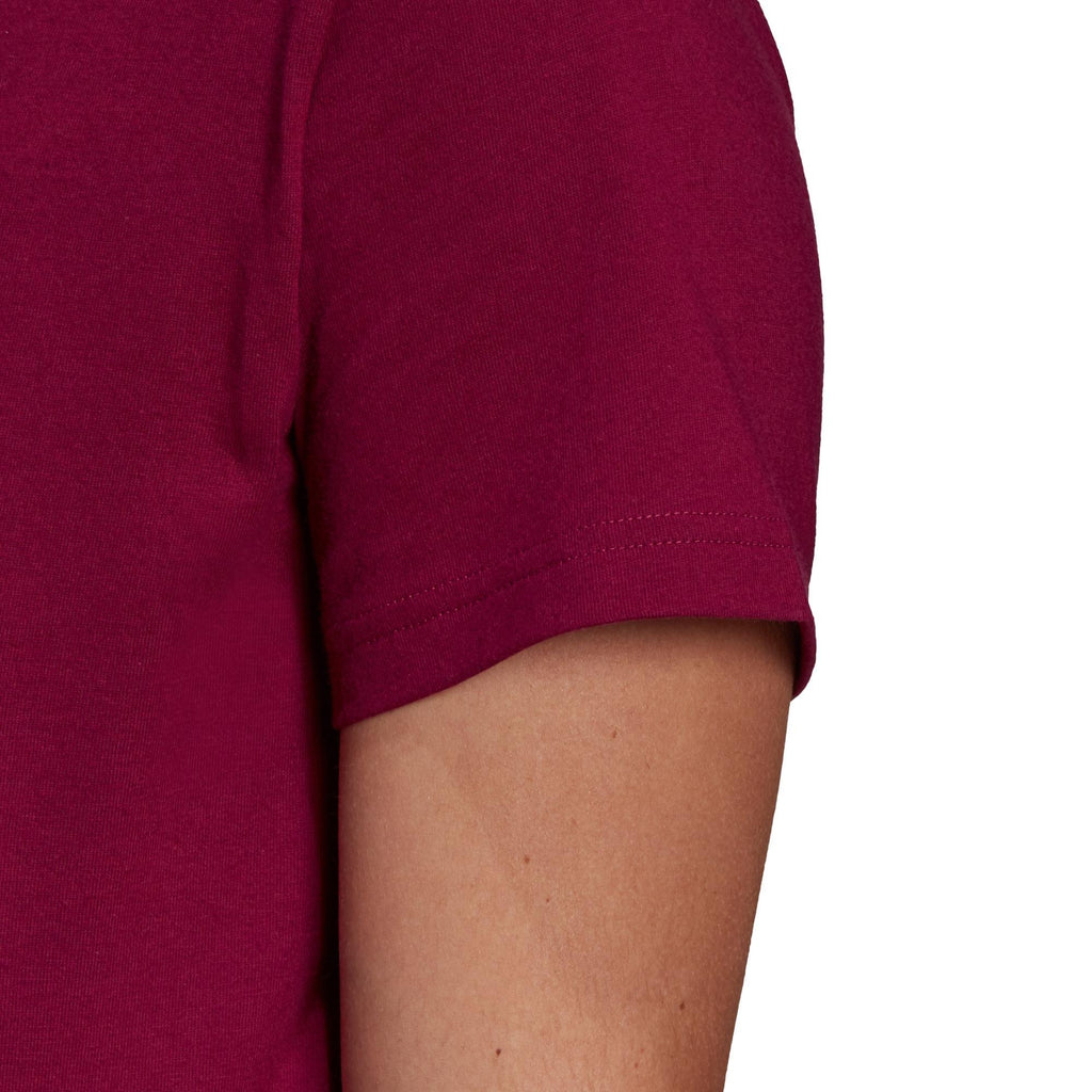 Must Haves Badge of Sport T-shirt