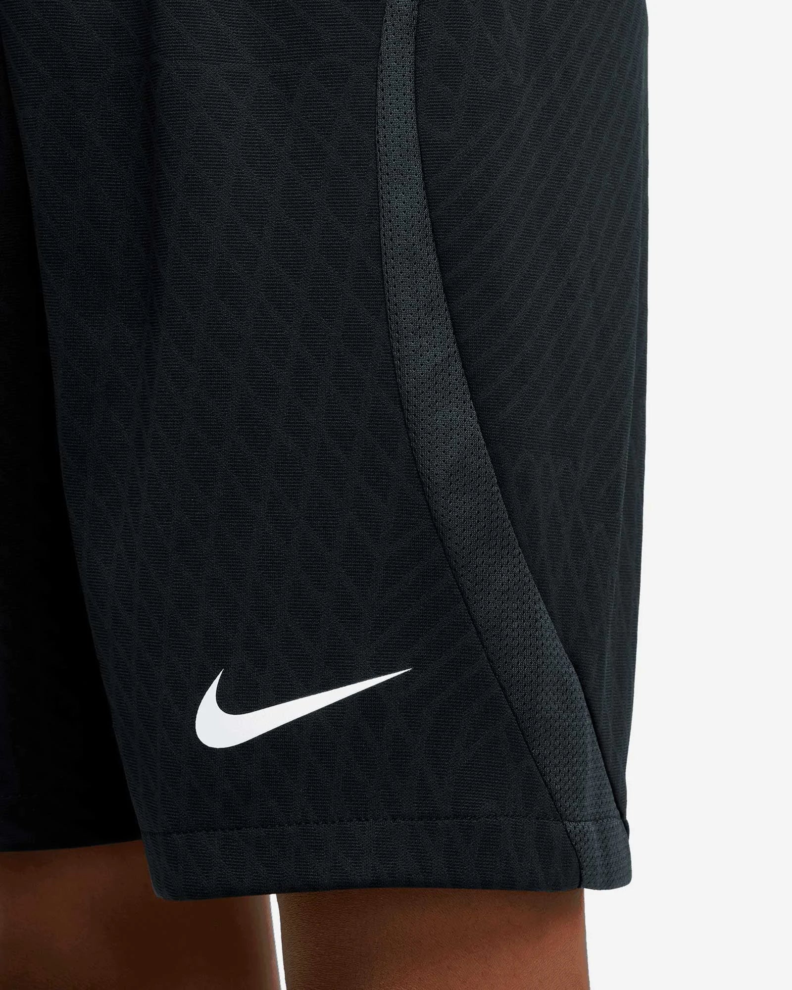 Dri-FIT Strike kids short