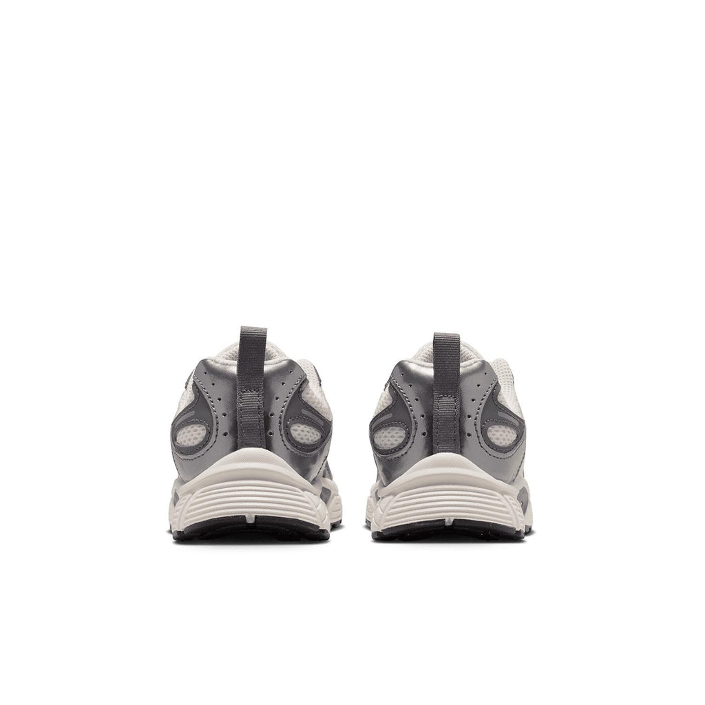 v5 runner little kids' shoes