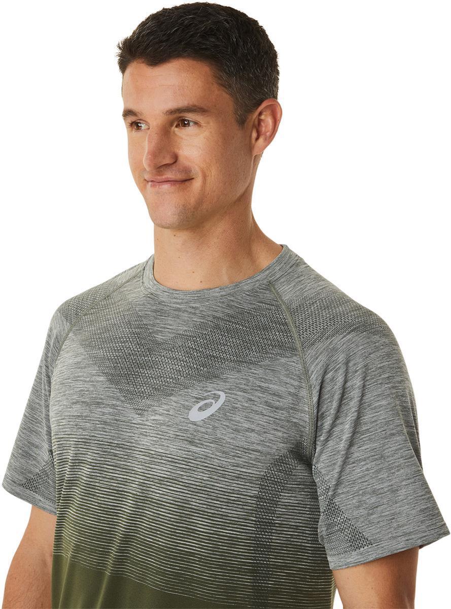 Seamless t-shirt