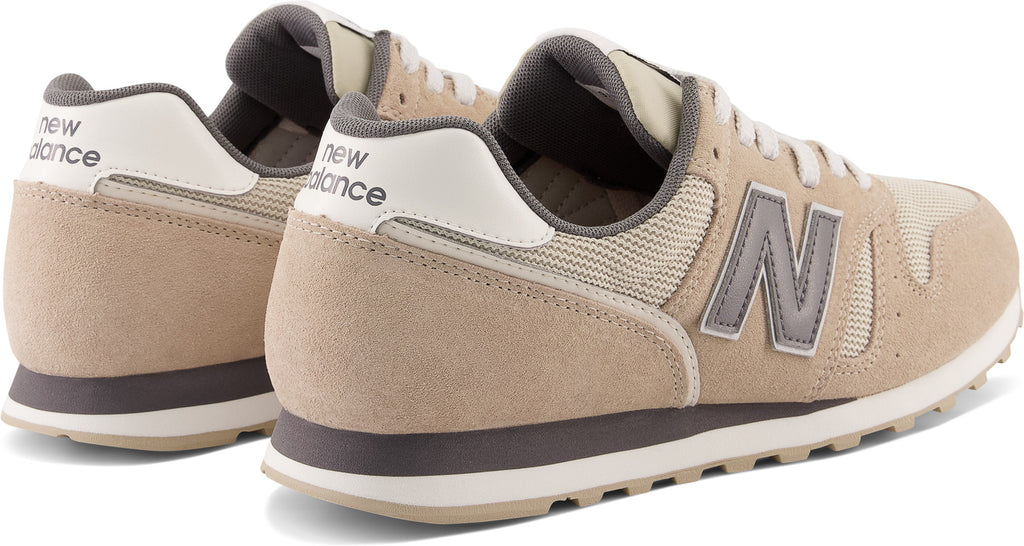 373v2 sneakers