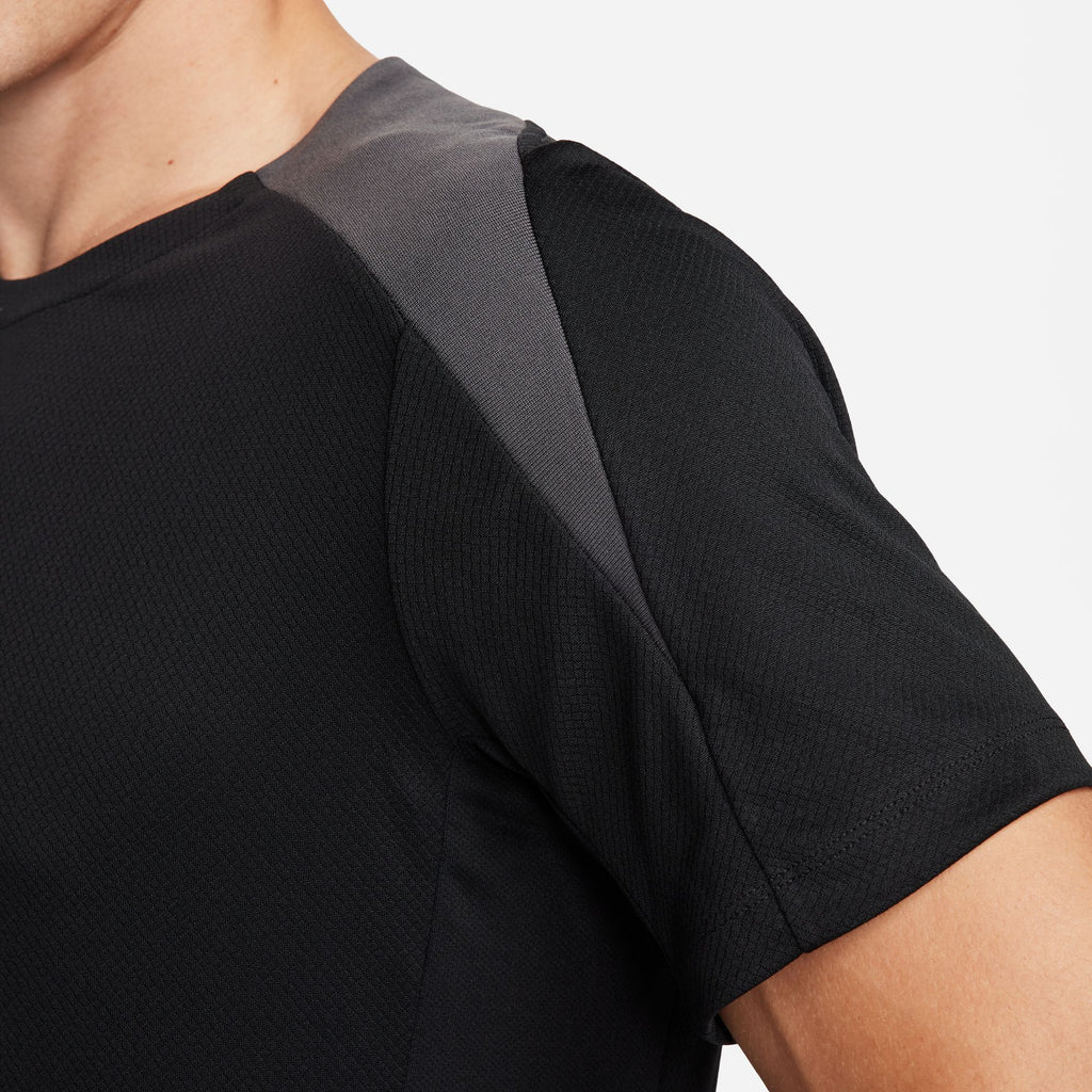 Dri-FIT Strike shirt