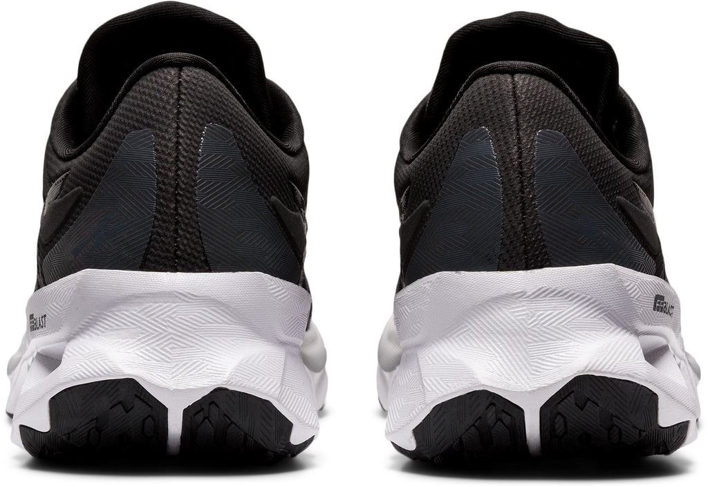 Novablast hardloopschoenen