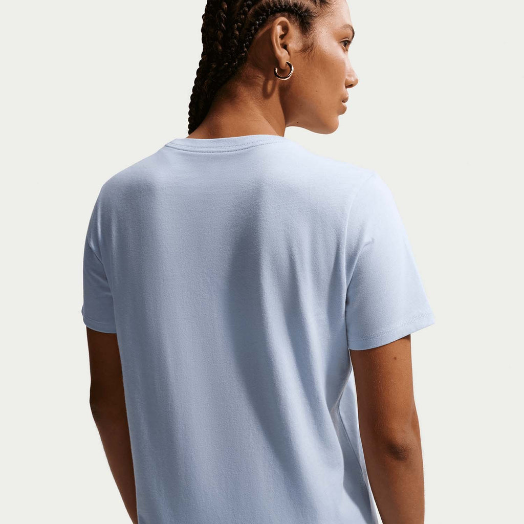 Sportswear Club Essentials  T-shirt