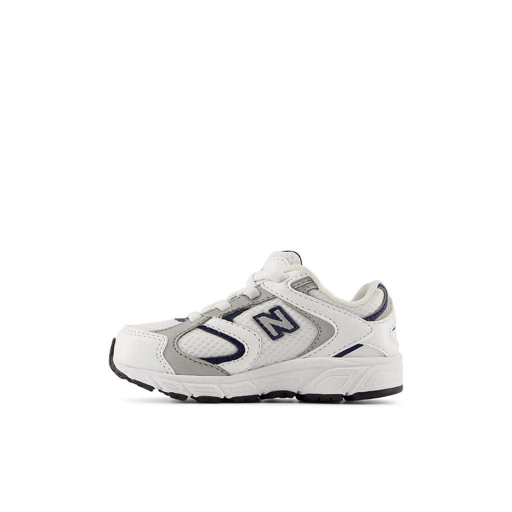 i4084l7 sneakers