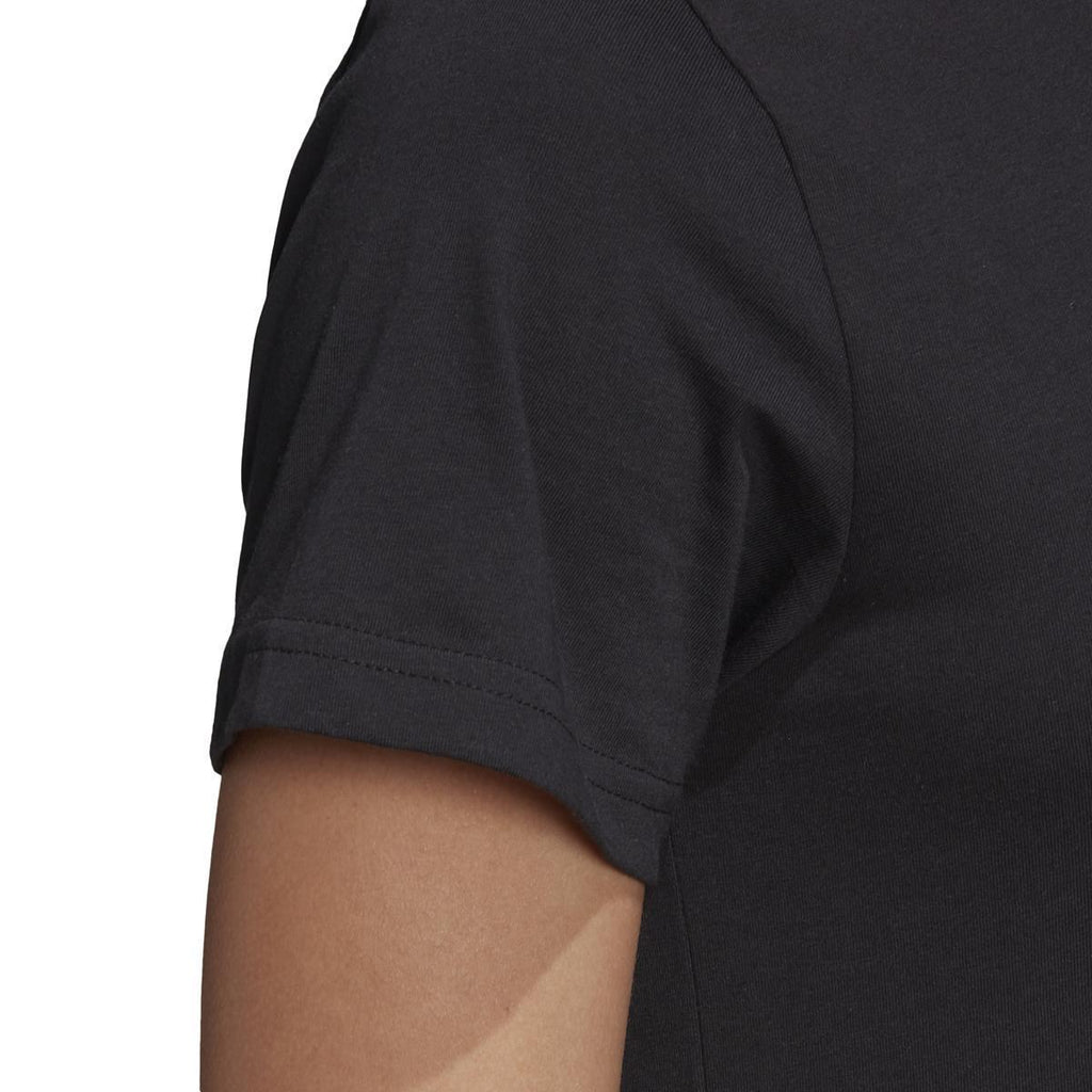 Must Haves Badge of Sport T-shirt
