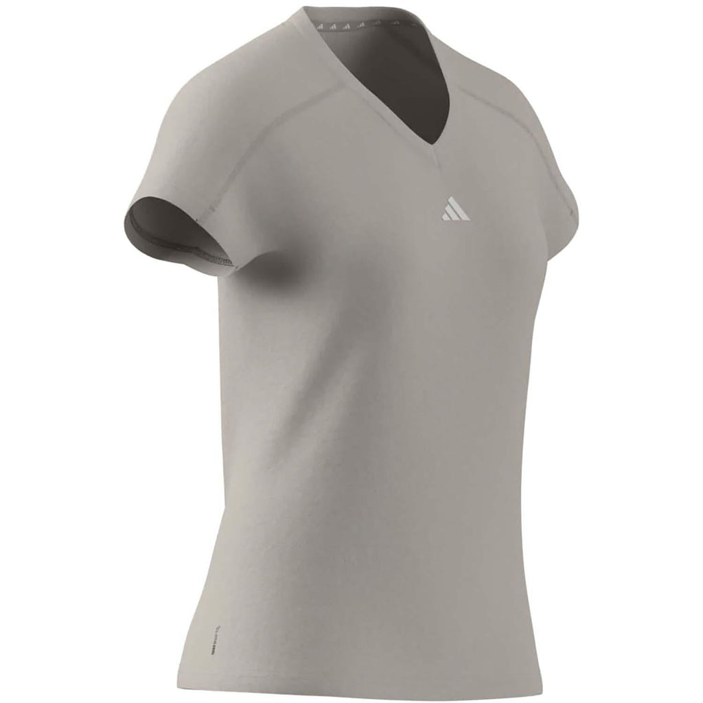 AEROREADY Train Essentials Minimal Branding V-hals T-shirt