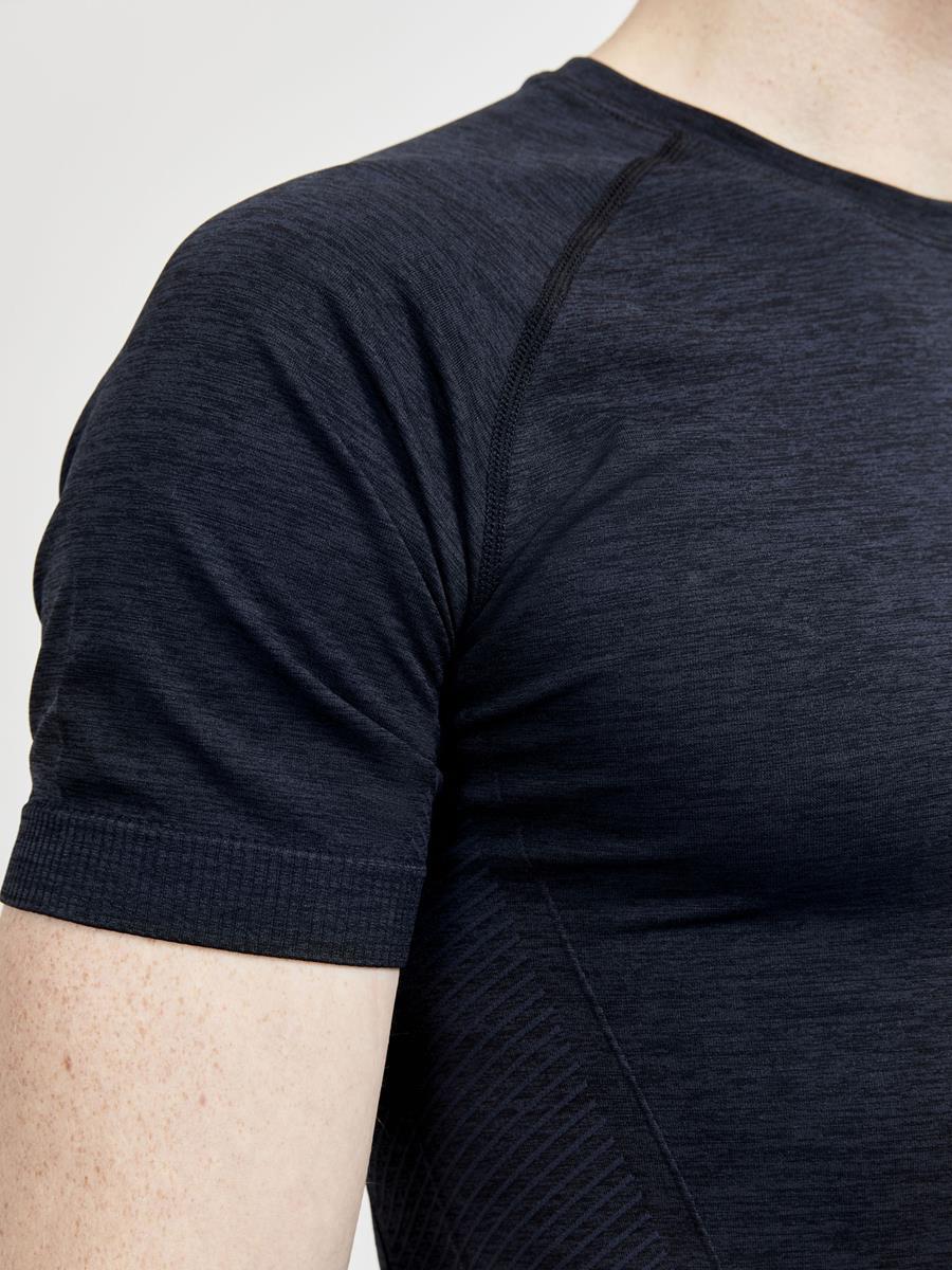 Core Dry Active Comfort shortsleeve shirt