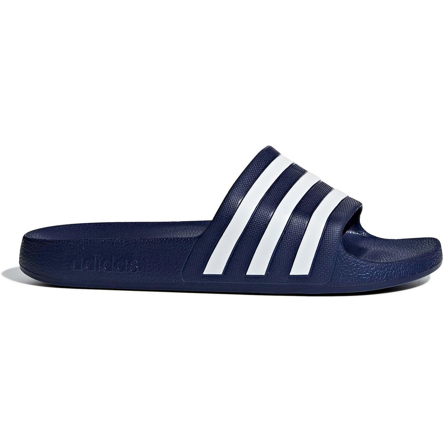 Essentials 3-Stripes Fleece Short