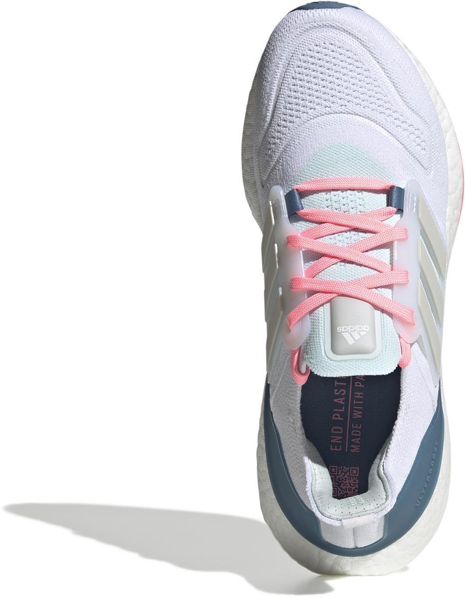 Ultraboost 22 W