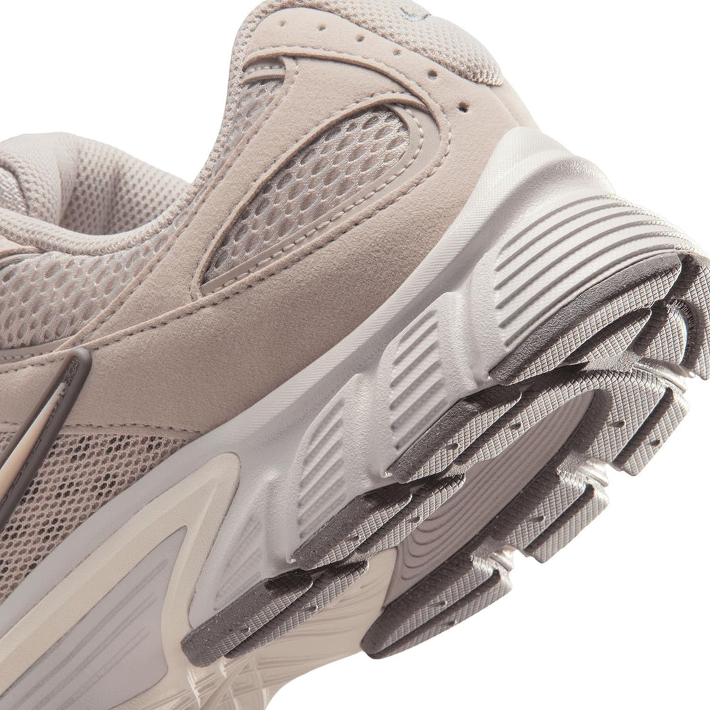 V5 Runner Sneakers