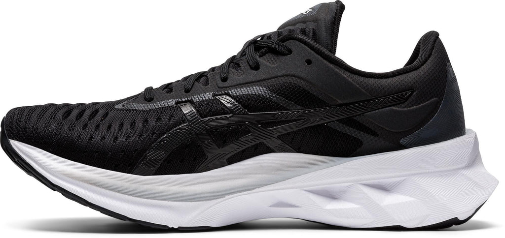 Novablast hardloopschoenen