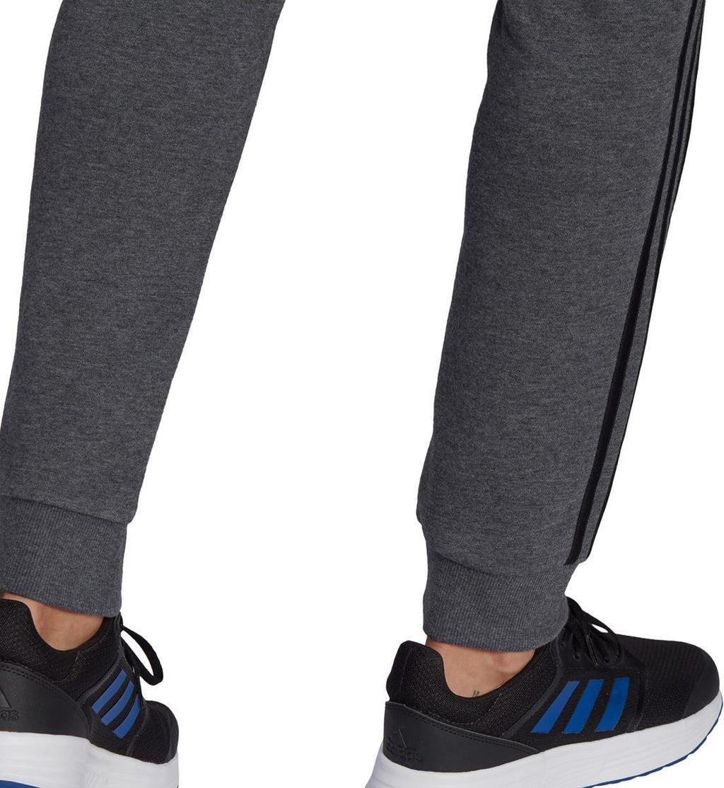 Essentials Fleece Tapered Cuff 3-Stripes broek