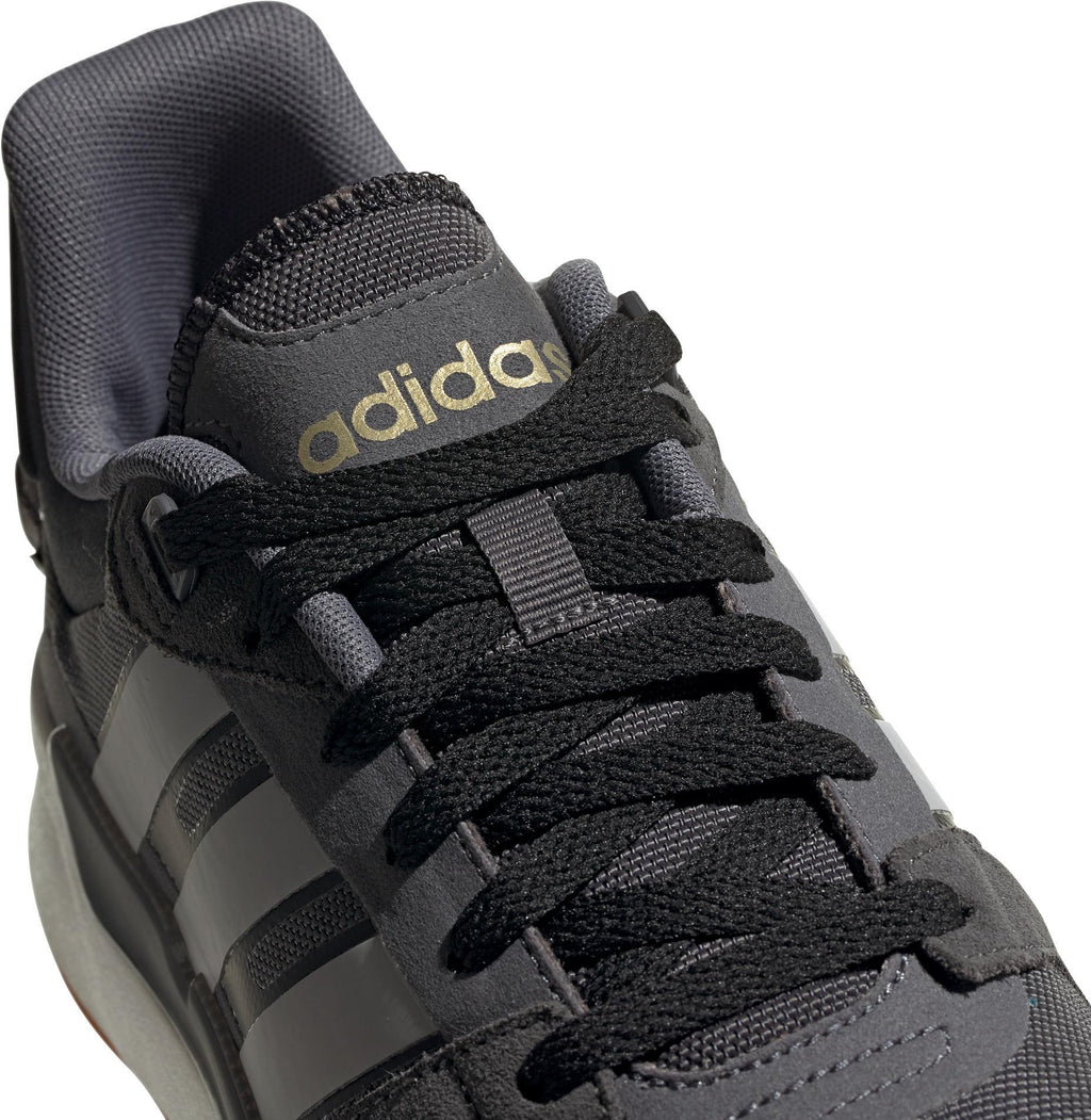 Run 90s sneakers