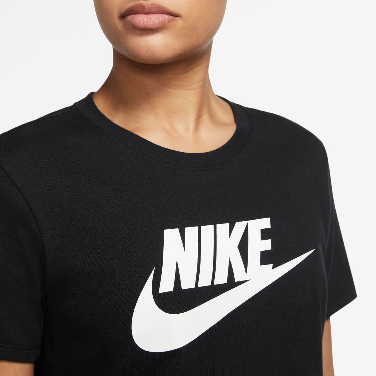 Sportswear Essentials t-shirt