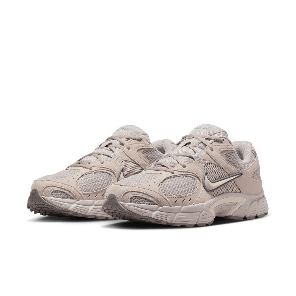 V5 Runner Sneakers