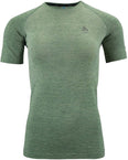 Essential Seamless Crew Neck t-shirt