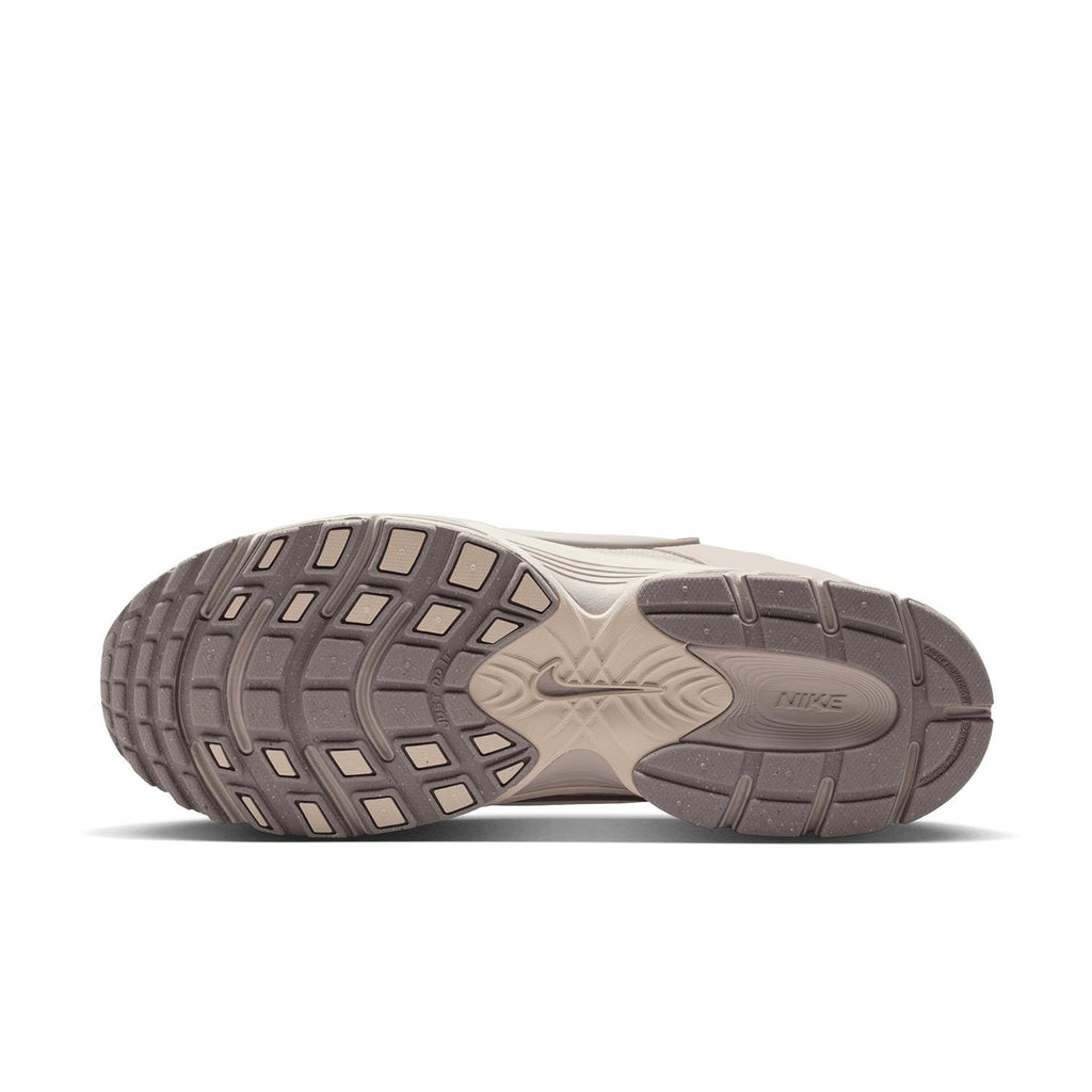 V5 Runner Sneakers