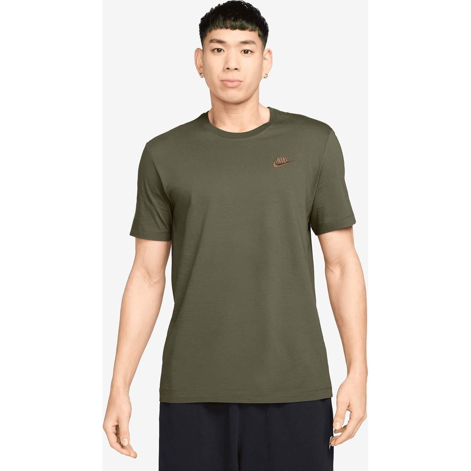 nike sportswear club men's t-shirt