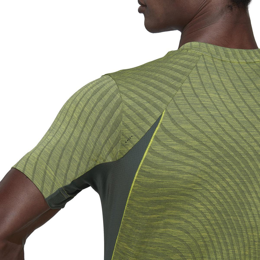 T FREELIFT TEE. Tennisshirt