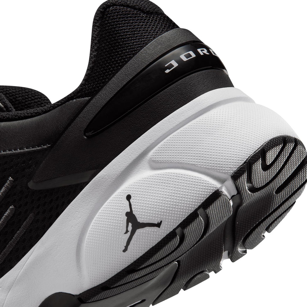 Jordan Trunner Flow Sneakers