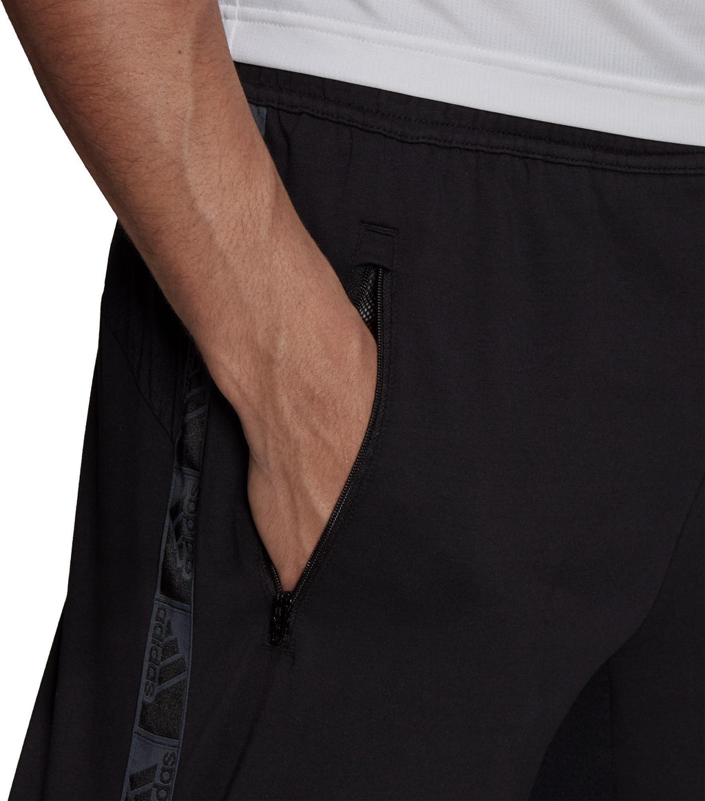 AEROREADY Designed to Move Sport Motion Logo short
