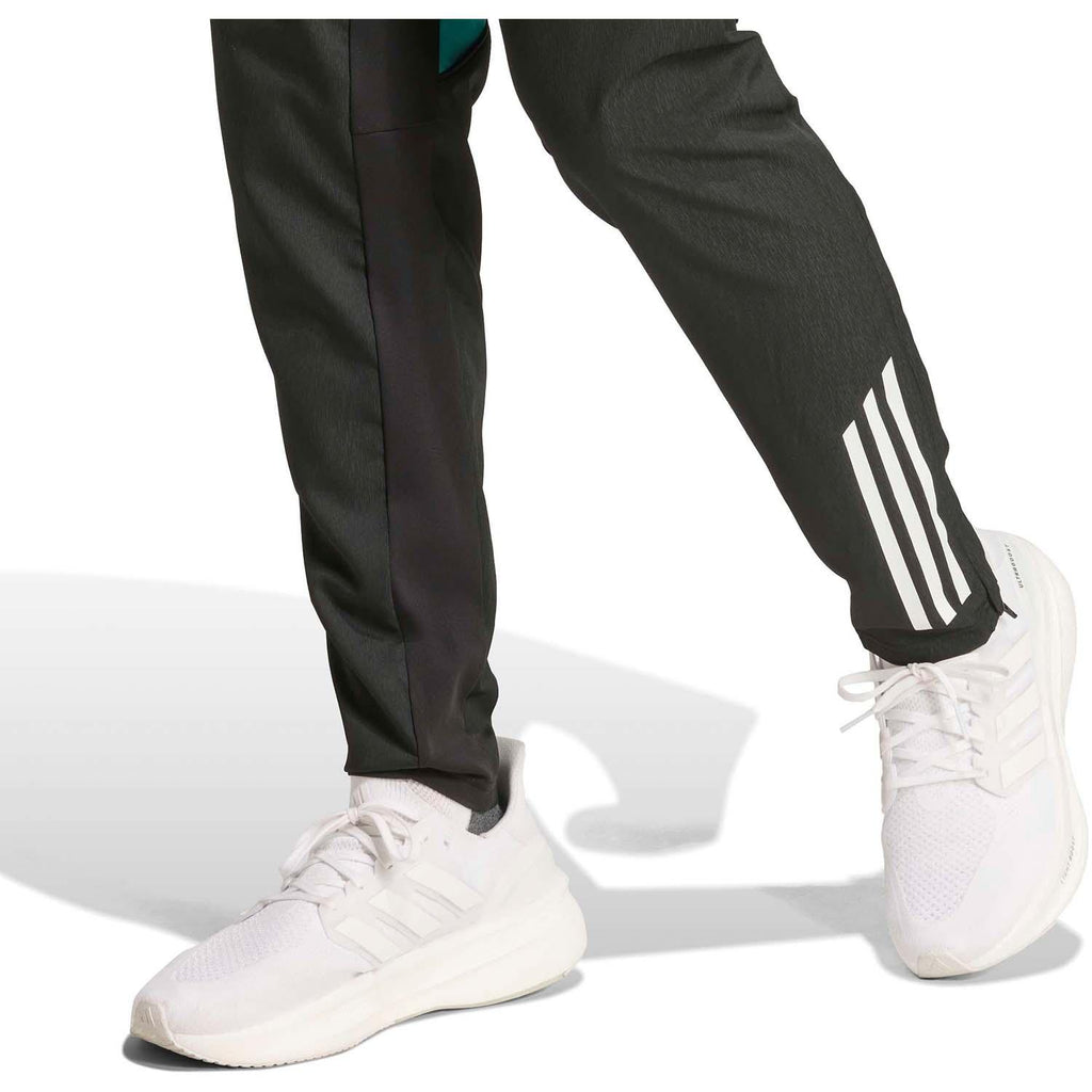Liverpool FC Tiro 25 Competition Presentation Broek