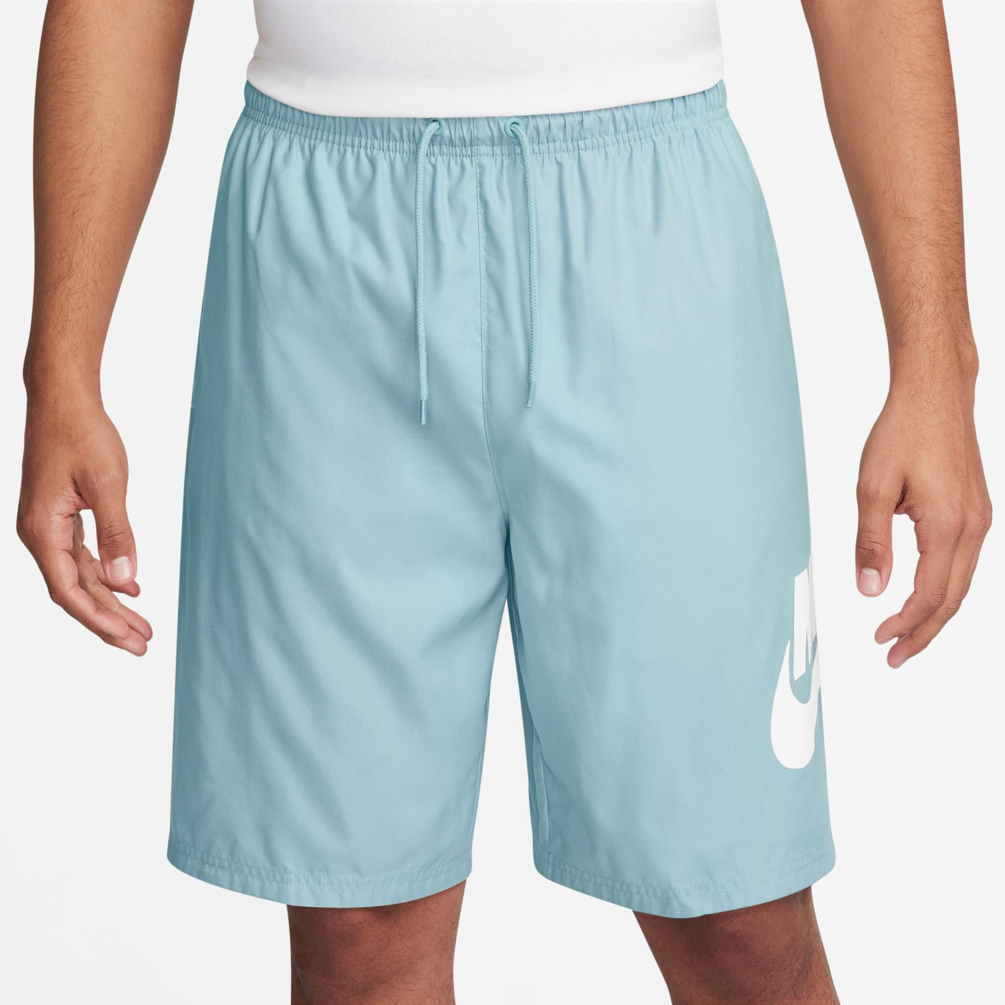 Club Woven short