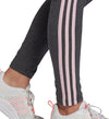 W 3s Leg