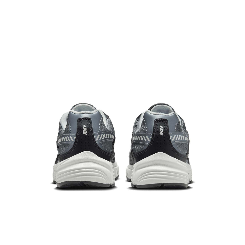 initiator schoenen
