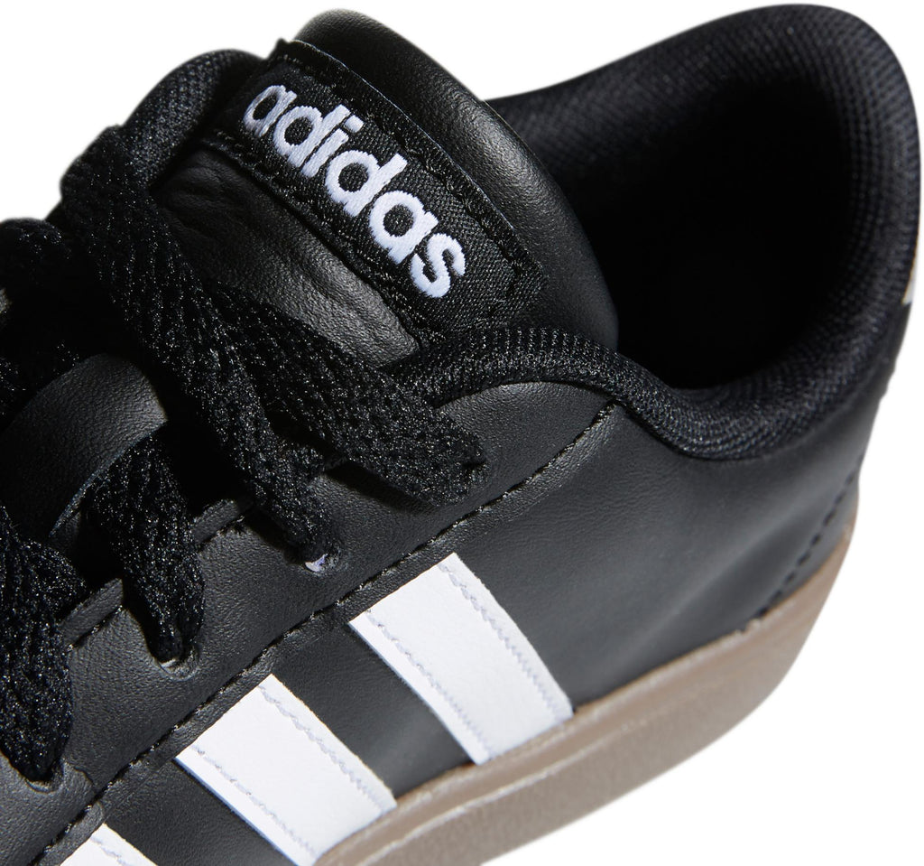 Baseline kids sneakers