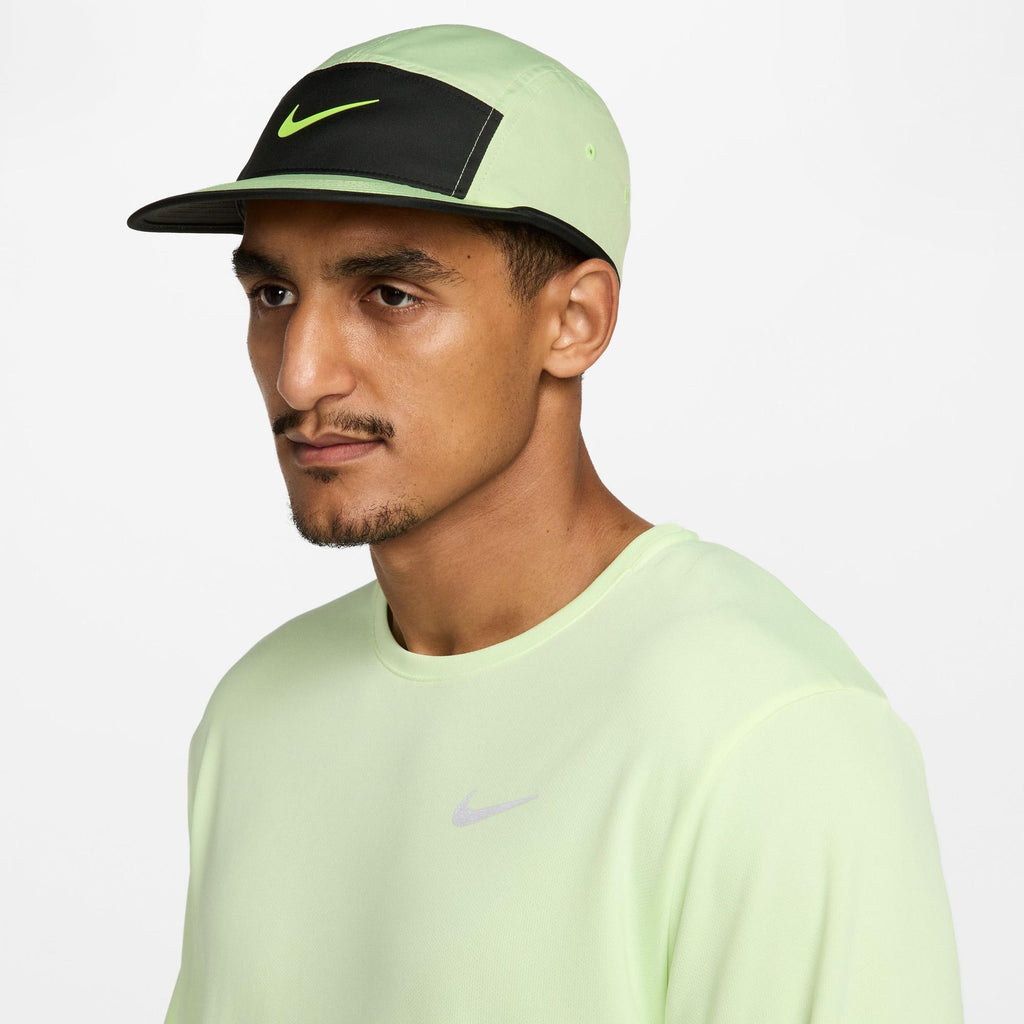 Dri-FIT Fly Unstructured Swoosh pet