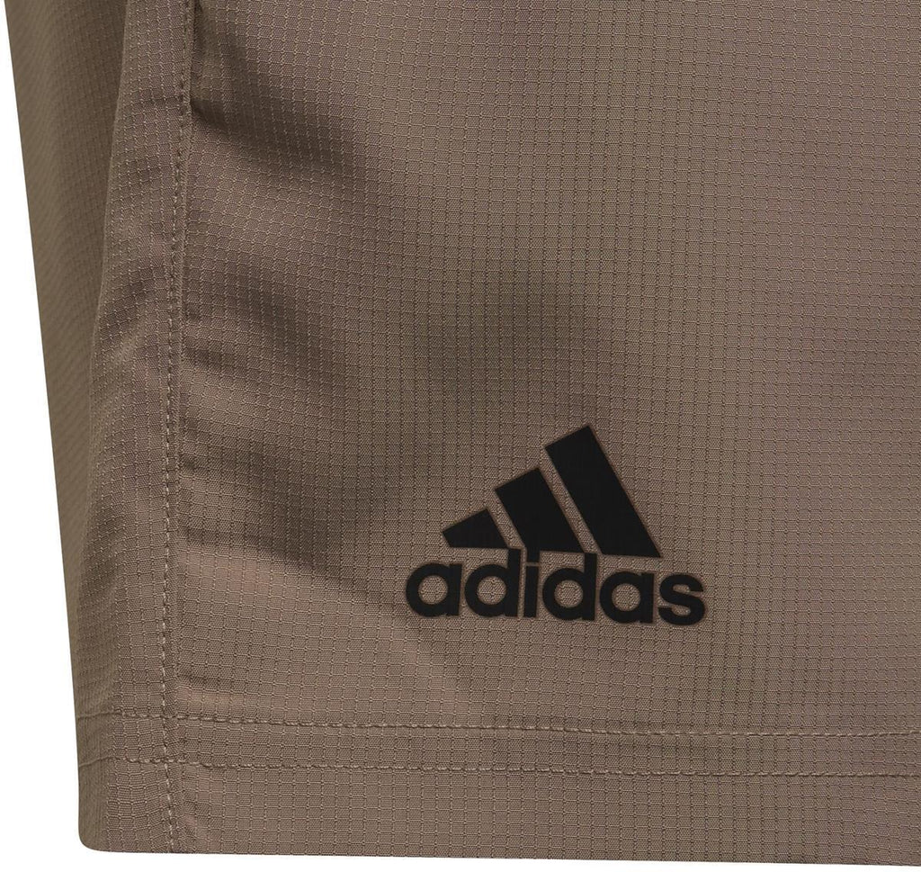 B Club Short