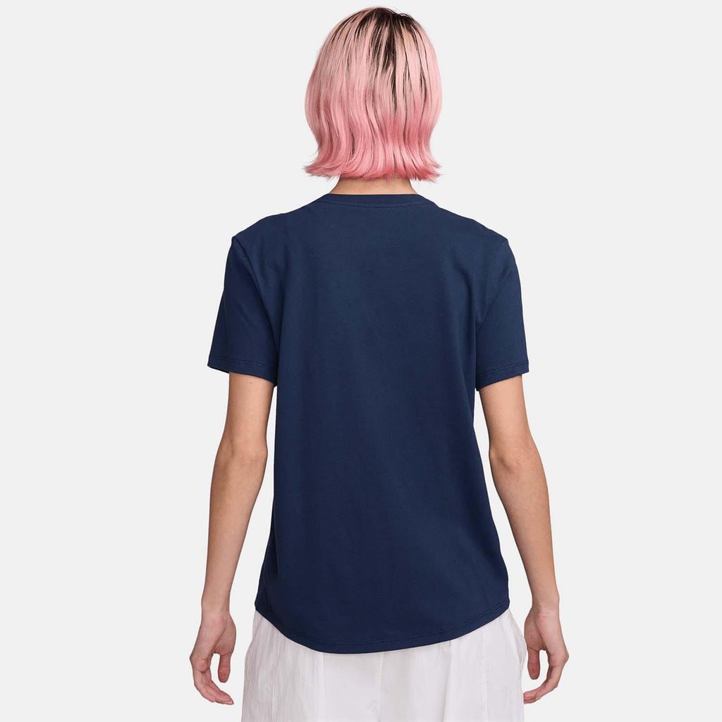 nike sportswear club essentials wom