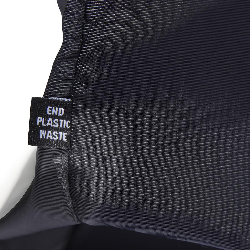 W St Tote