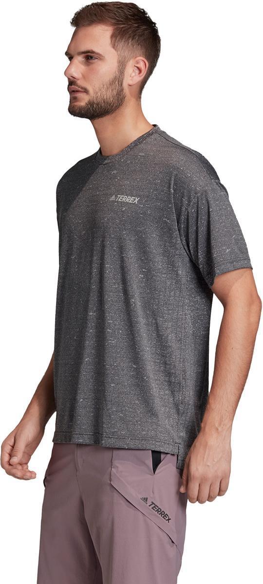 hike tee