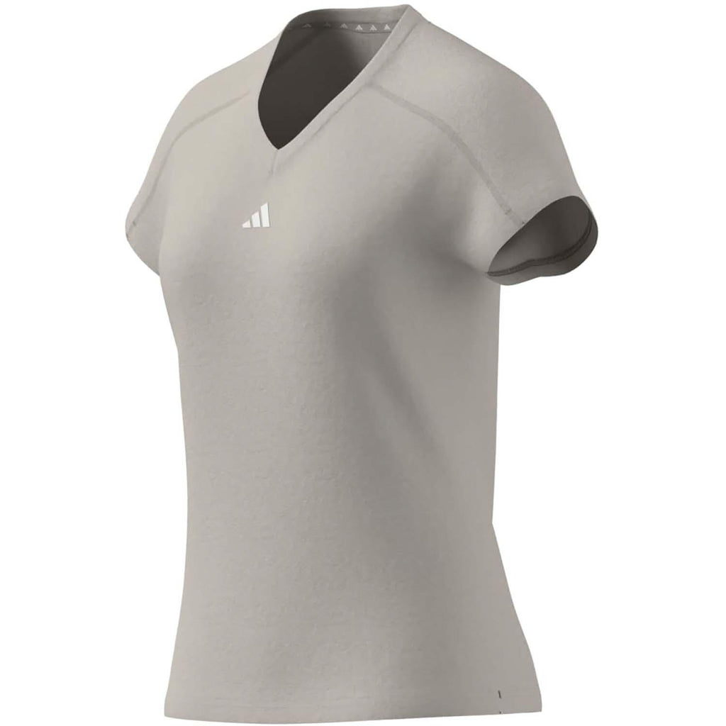 AEROREADY Train Essentials Minimal Branding V-hals T-shirt